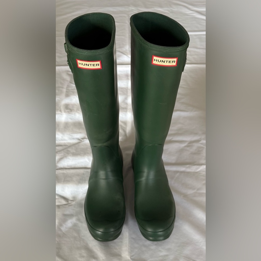 Hunter Dark Green Waterproof Boots Womens size 8